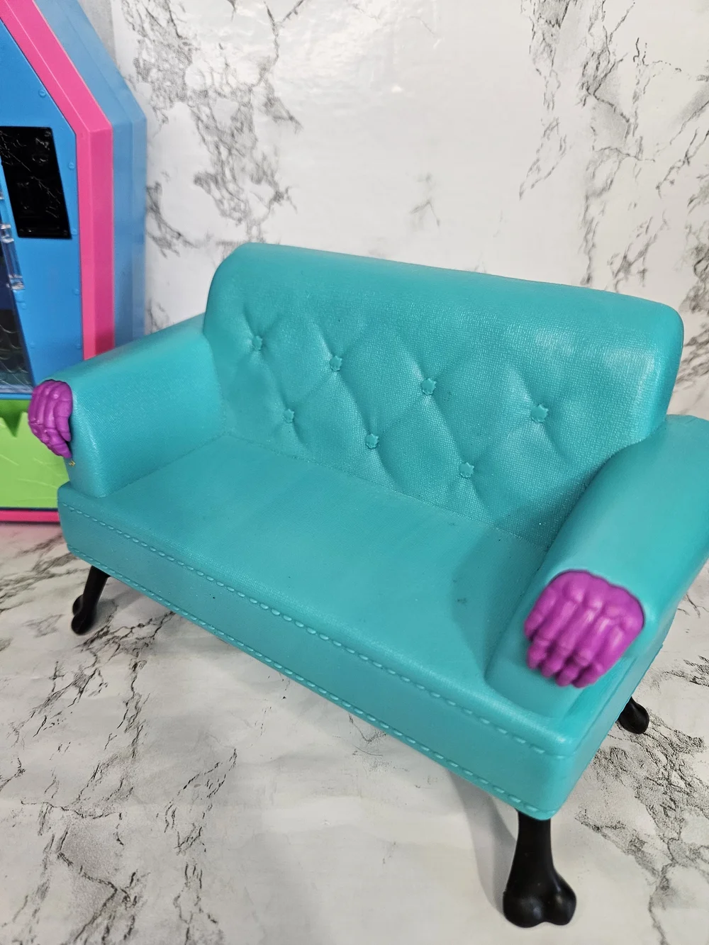 Monster High Student Lounge Playset 2022 Vending Machine & Couches
